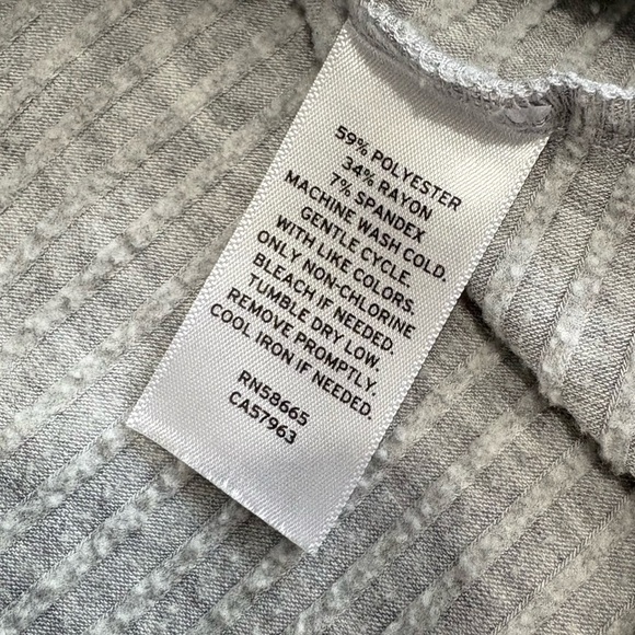 Caslon Nordstrom ribbed grey long sleeve sweater shirt size large button sleeve - Picture 5 of 10